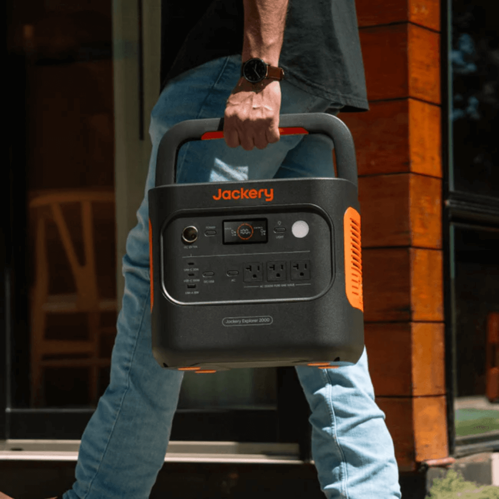 Jackery Explorer 2000 V2 Portable Power Station + 1 SolarSaga 500 X