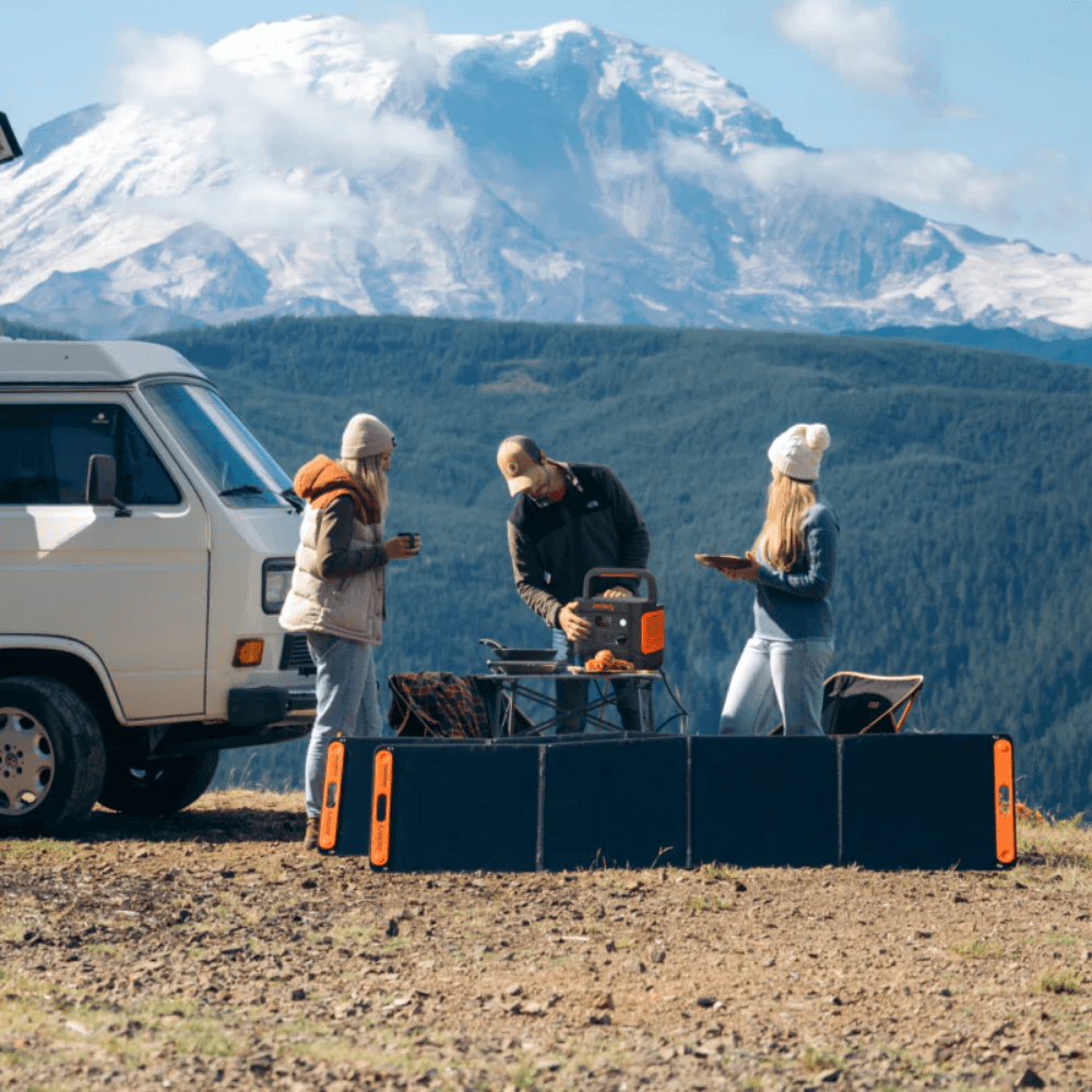 Jackery Explorer 2000 V2 Portable Power Station + 2 x 100W Mini