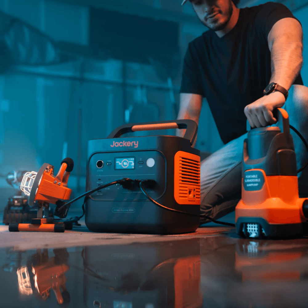 Jackery Explorer 2000 V2 Portable Power Station + 2 x 100W Mini